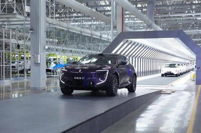 長(zhǎng)安汽車數(shù)智工廠揭幕 賦能阿維塔科技智造邁上新臺(tái)階